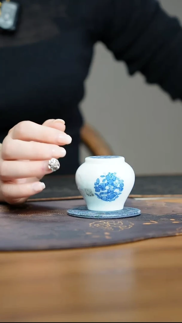 宁封窑青花寿桃盖置