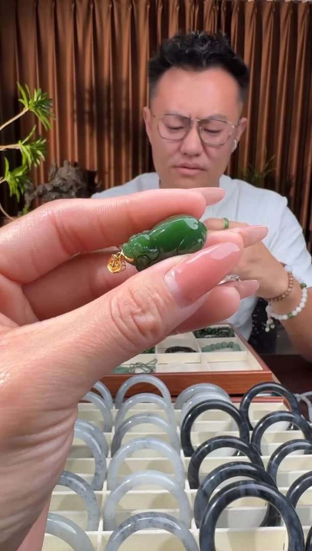 颈饰18K金镶嵌和田玉74巴哥12.12多样性拍一发一