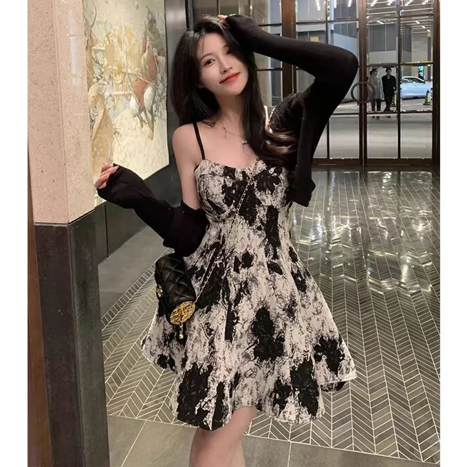 6802【朵拉】大码赫本风茶歇吊带连衣裙女2024新款高气质小个子套装