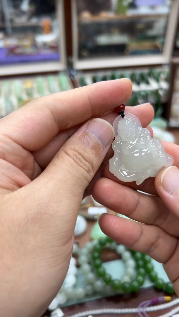 颈饰未镶嵌和田玉佛公