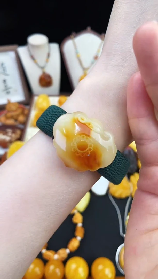 琥珀未镶嵌珠宝奇石柒月