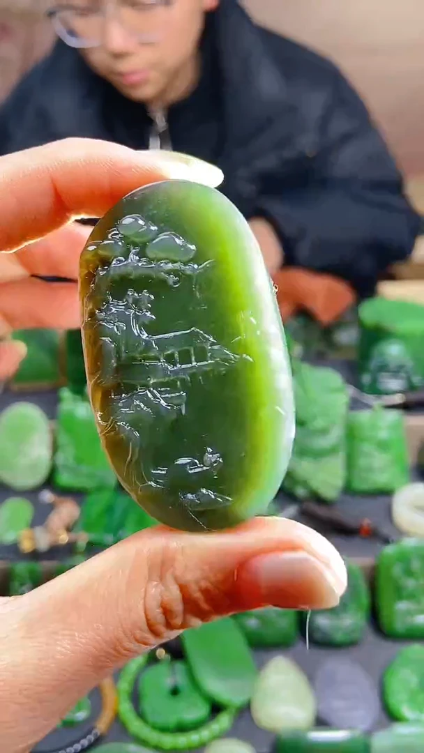 颈饰未镶嵌和田玉1