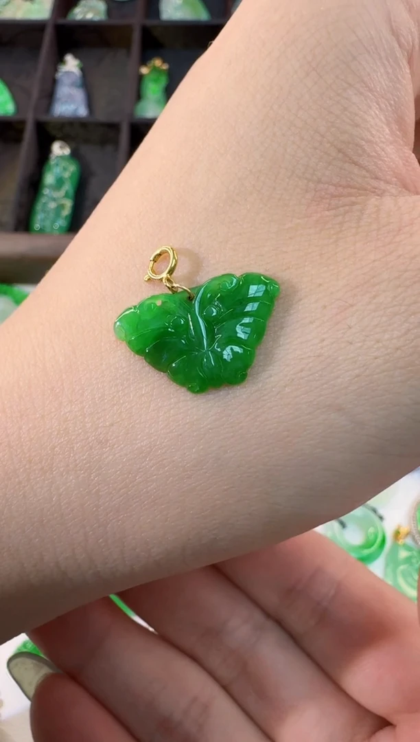 颈饰18K金镶嵌翡翠缅甸A货翡翠