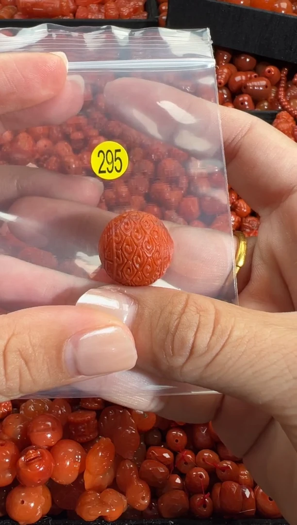 颈饰未镶嵌南红玛瑙惠****y1