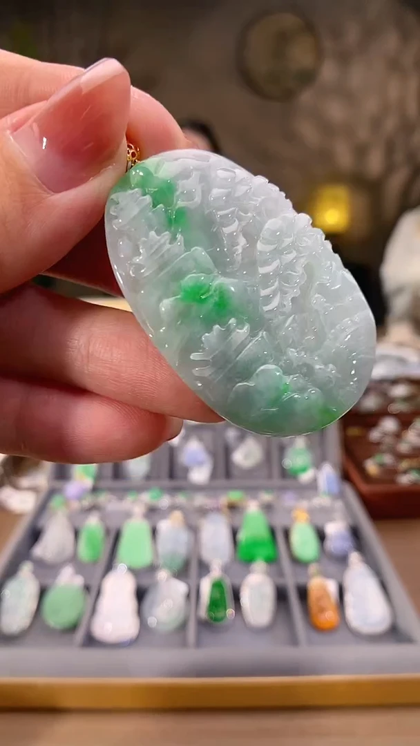吊坠(不含链)18K金镶嵌翡翠山水