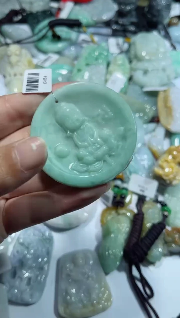 【闪购商品】翡翠颈饰未镶嵌00010875