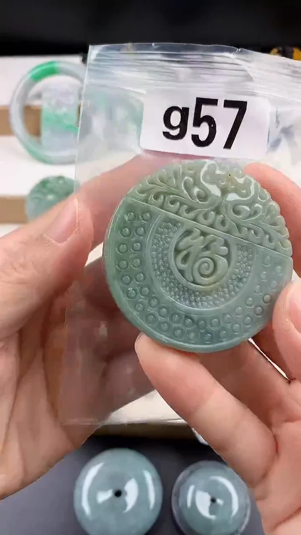 颈饰未镶嵌翡翠天然翡翠吊坠挂件