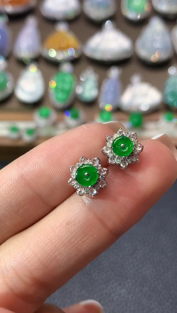 18K金镶嵌翡翠耳饰C7