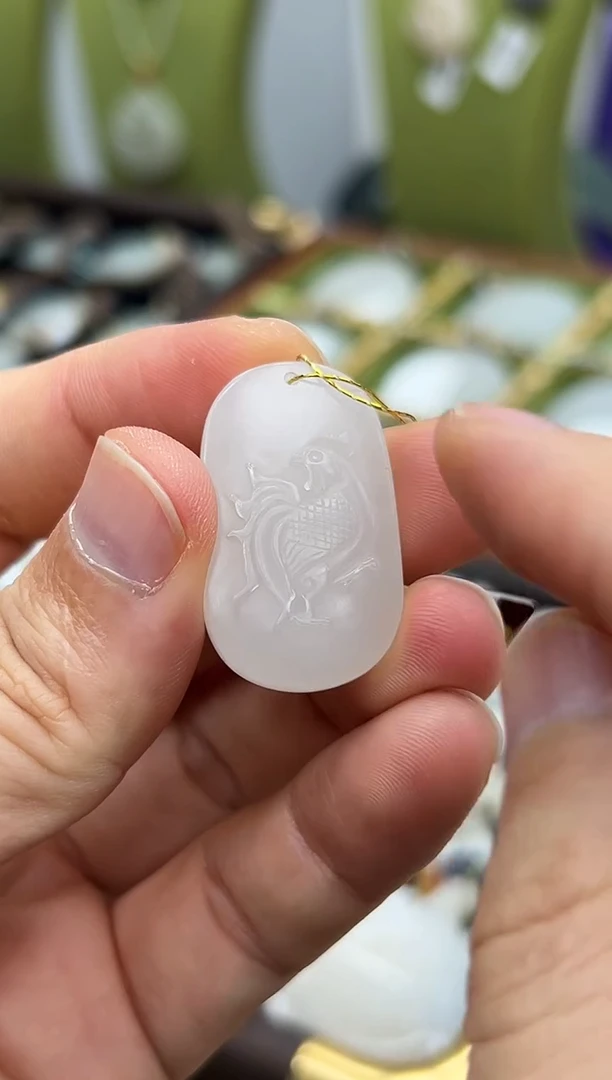 颈饰未镶嵌和田玉野牛沟大吉大利