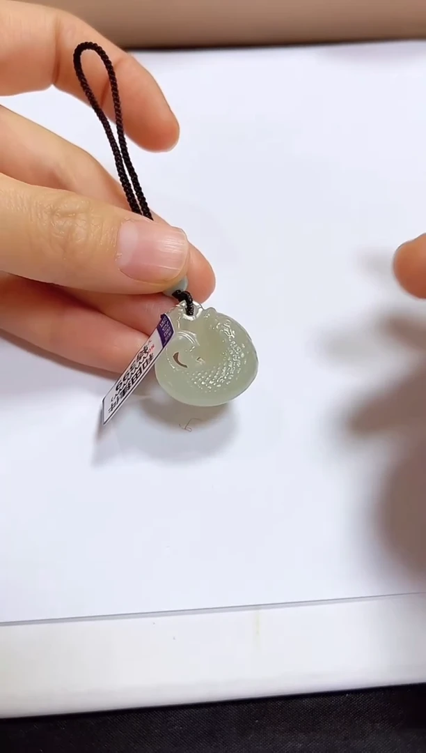 颈饰未镶嵌和田玉挂件