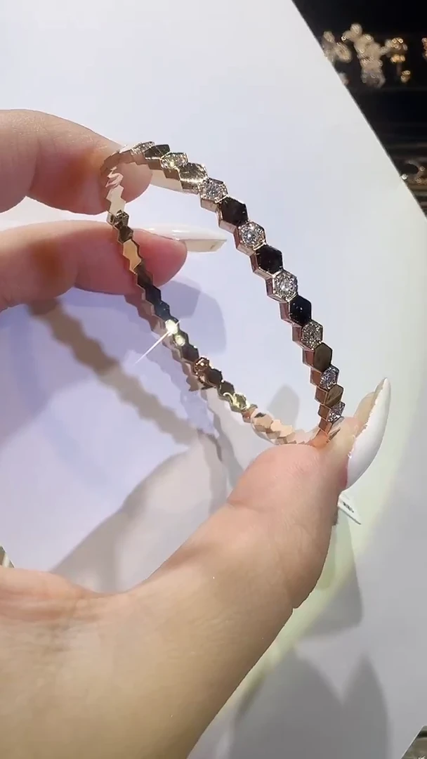 18K金镶嵌手镯钻石蜂巢手镯