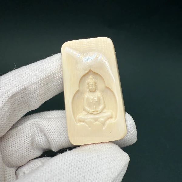 E7028天然猛犸牙雕刻佛牌42.7*25.3*10.3支持鉴定假一罚四