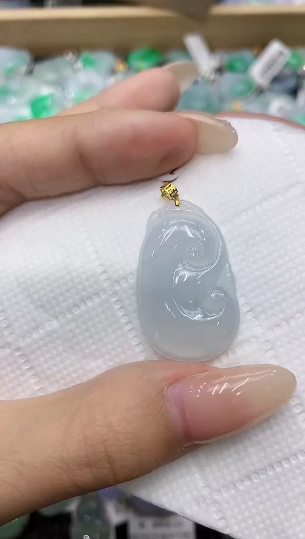 翡翠18K金镶嵌颈饰111111111111