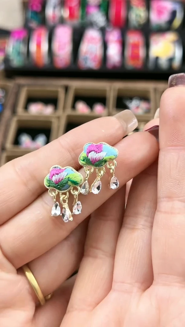 【闪购商品】织绣民族风老绣饰品448