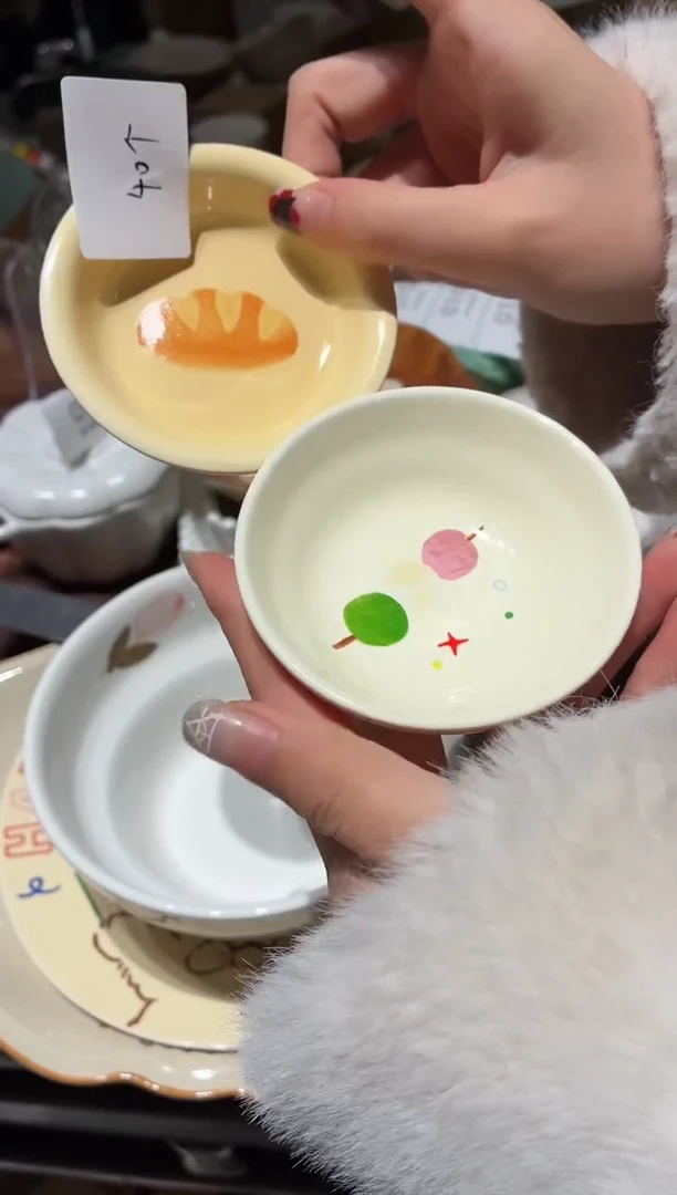 瓷012 小味碟 2个 面包＋丸子 瑕疵