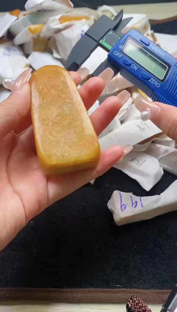 翡翠裸石翡翠挂件裸石