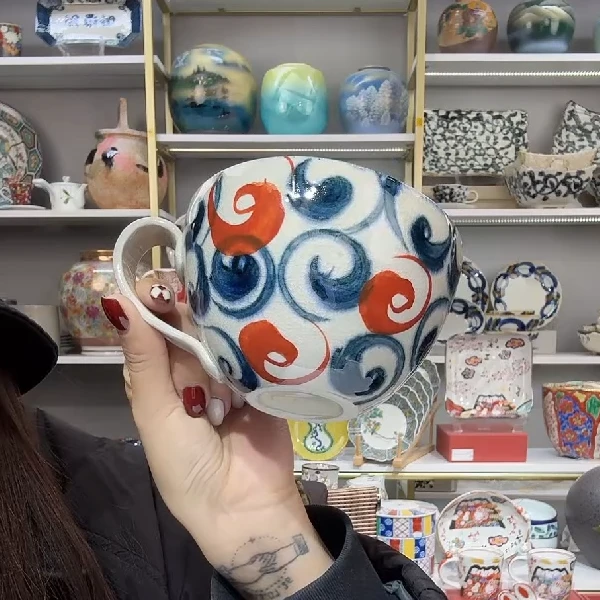 【单支】日本进口宗山家手绘陶瓷高款早餐杯400ml-赤绘旋涡