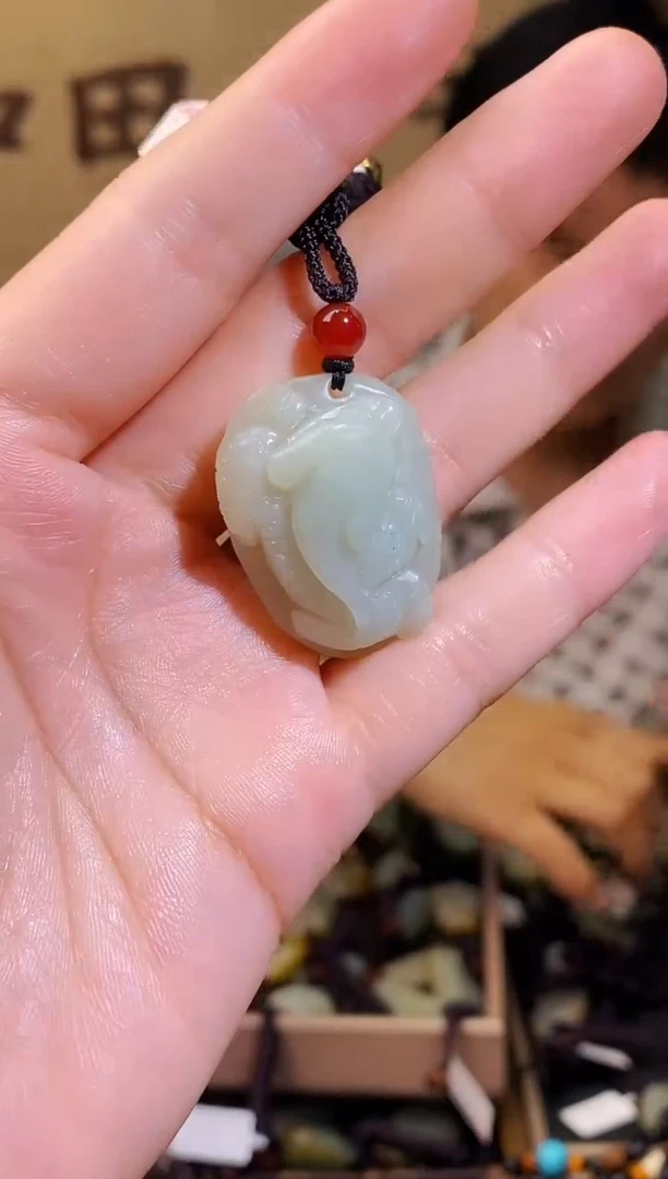 和田玉未镶嵌颈饰1