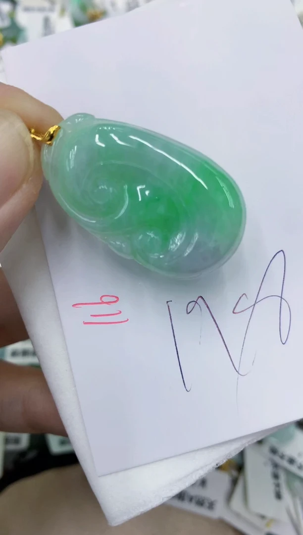 颈饰18K金镶嵌翡翠11111111111