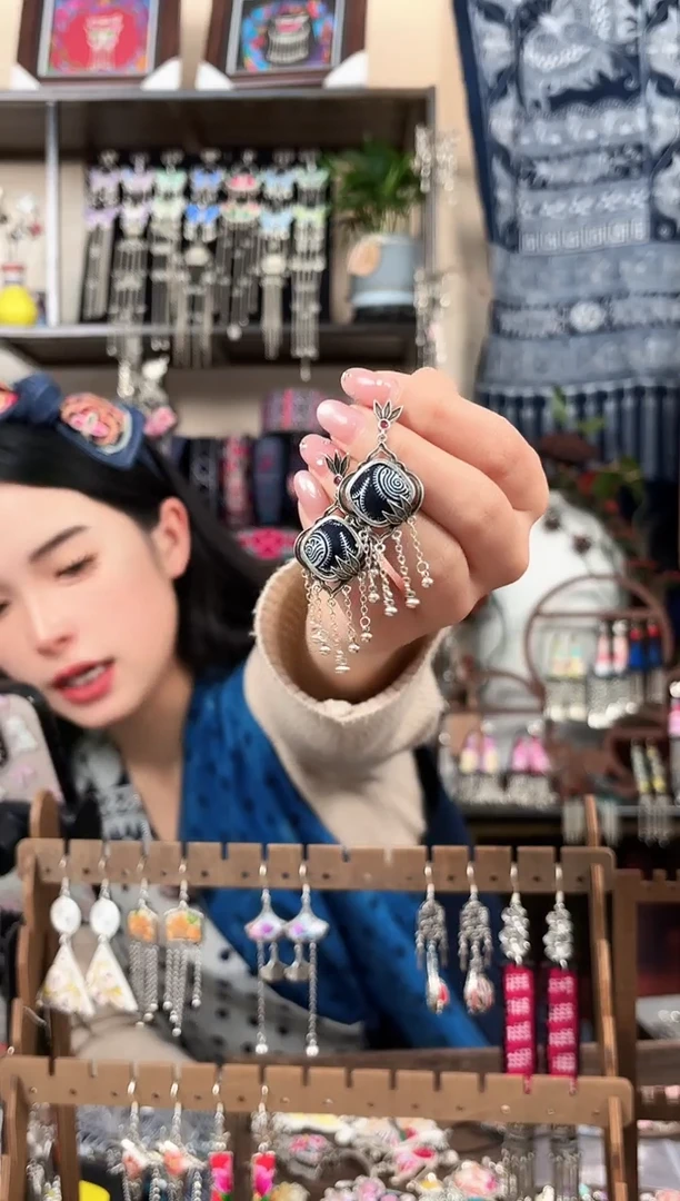 织绣民族风非遗老绣饰品590*