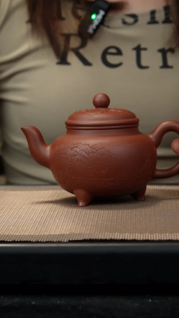 茶壶紫砂红皮龙刻绘三足大彬300c