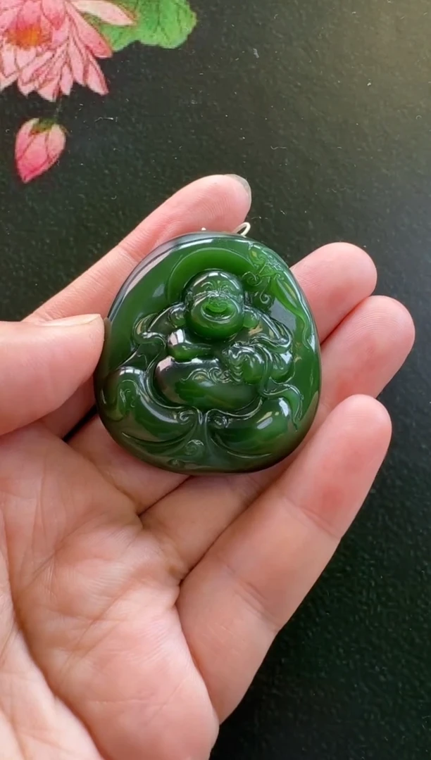 颈饰未镶嵌和田玉吊坠