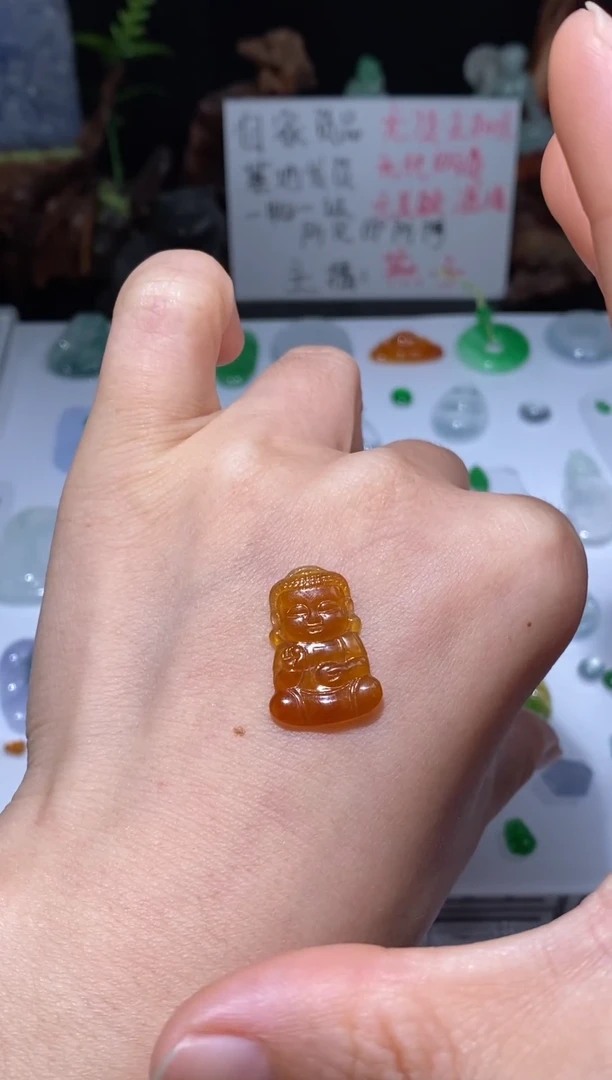 未镶嵌定制翡翠佛