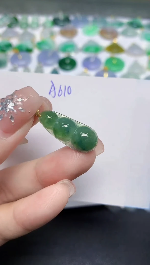 颈饰18K金镶嵌翡翠天然缅甸翡翠A货翡翠百元以上9元证书费自理