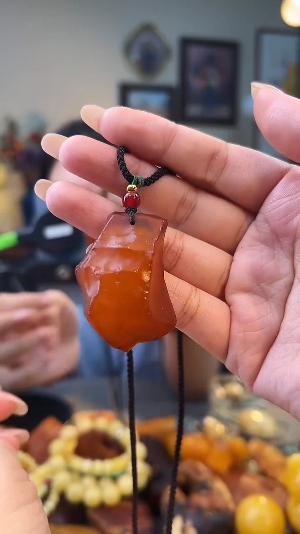 琥珀颈饰未镶嵌吊坠