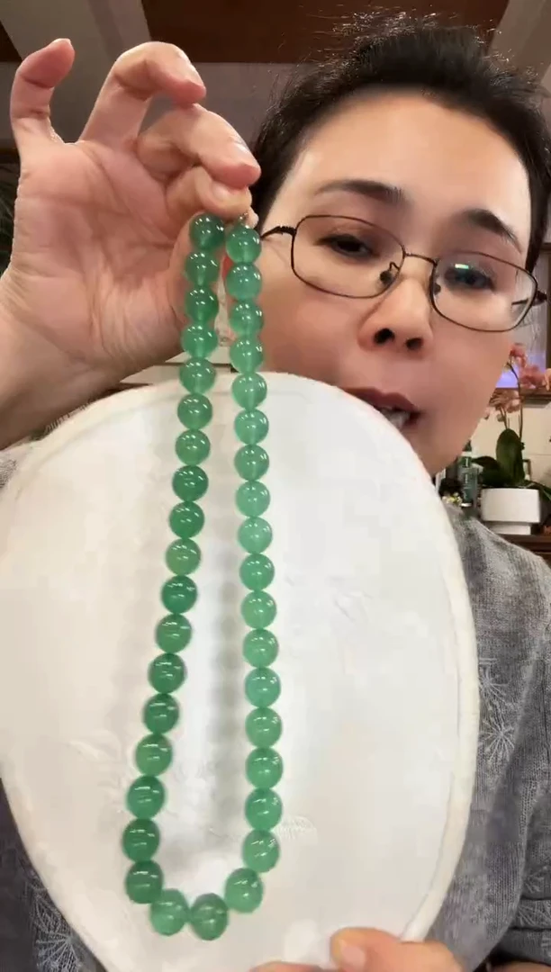 颈饰未镶嵌石英质玉国风