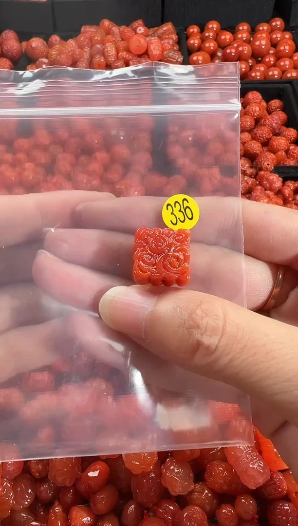 颈饰未镶嵌南红玛瑙1