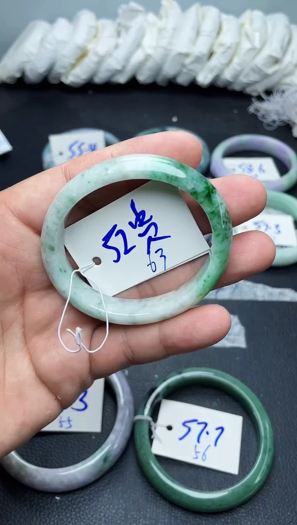 未镶嵌手镯翡翠63