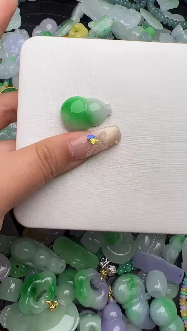 翡翠未镶嵌颈饰天然缅甸翡翠吊坠