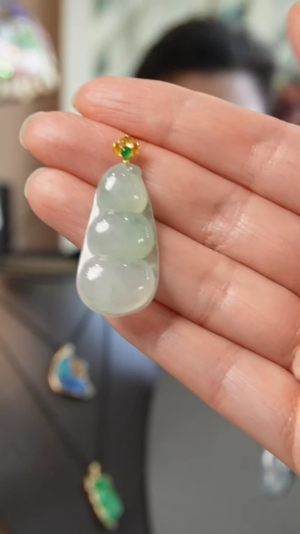 【闪购商品】翡翠吊坠(不含链)18K金镶嵌天然缅甸翡翠吊坠