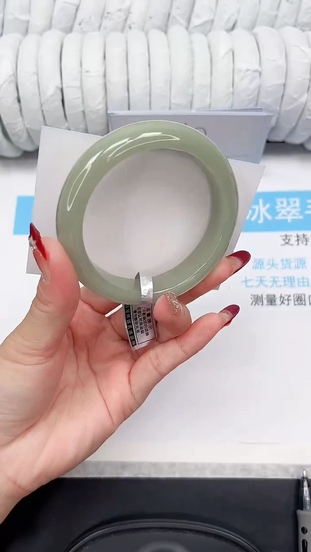 未镶嵌手镯石英质玉121-62.3D