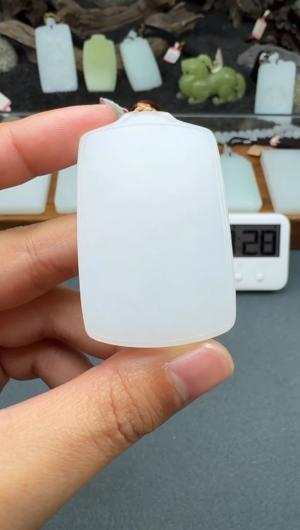 颈饰未镶嵌和田玉1