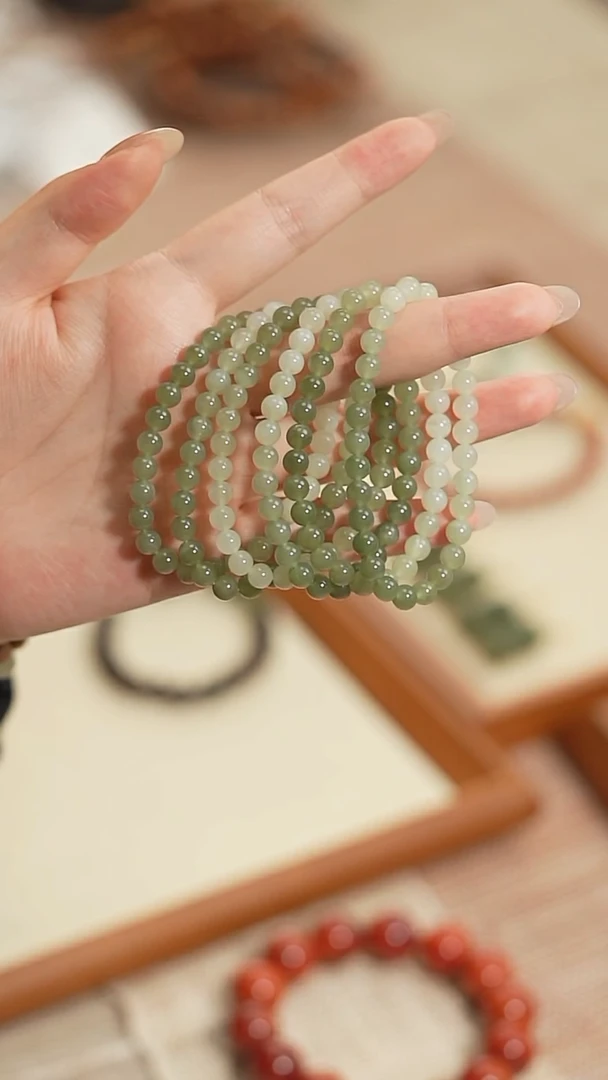 手链未镶嵌和田玉【海边】晴水和田玉6mm 渐变手串（多样性发其一）