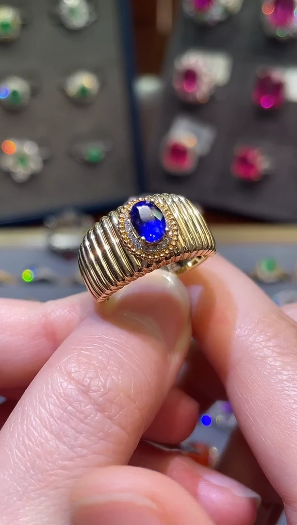 【闪购商品】蓝宝石戒指18K金镶嵌/1.1ct/皇家蓝