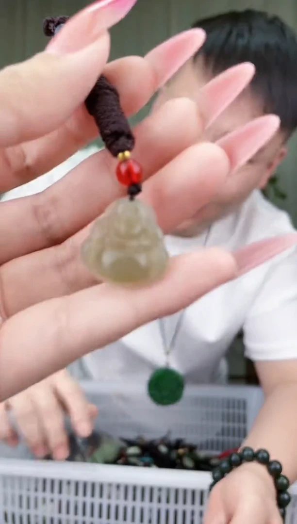 和田玉未镶嵌挂件拍一发一，多样性发货！