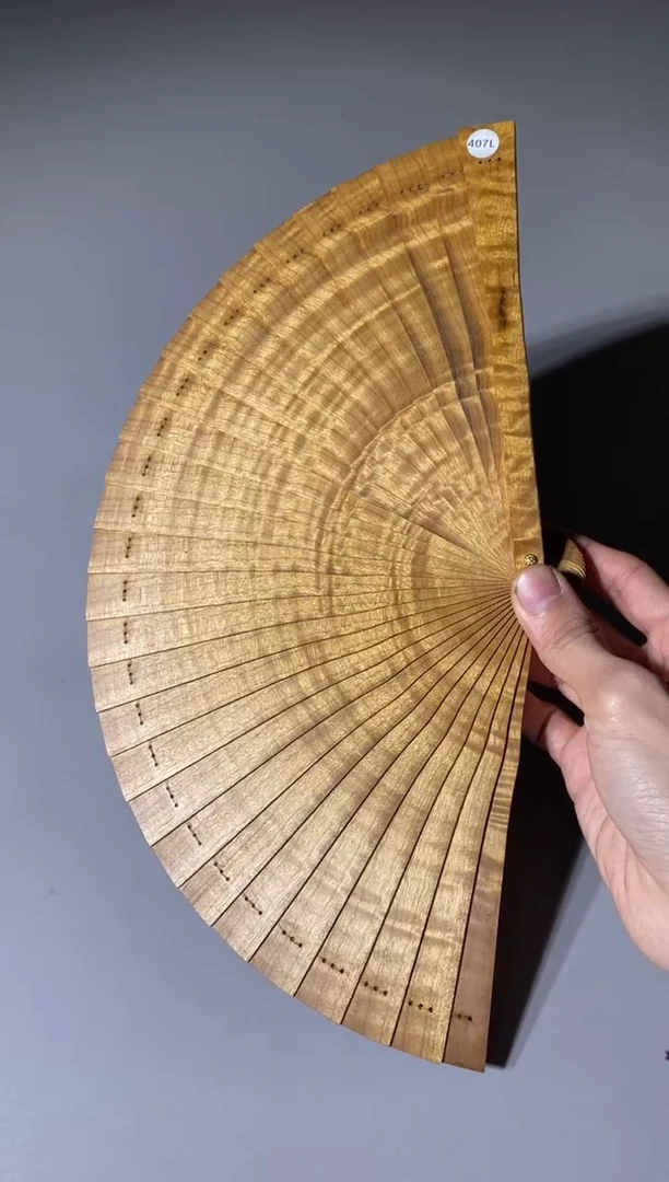 【闪购商品】金丝楠木雕407号18cm金丝楠木小叶桢楠扇子