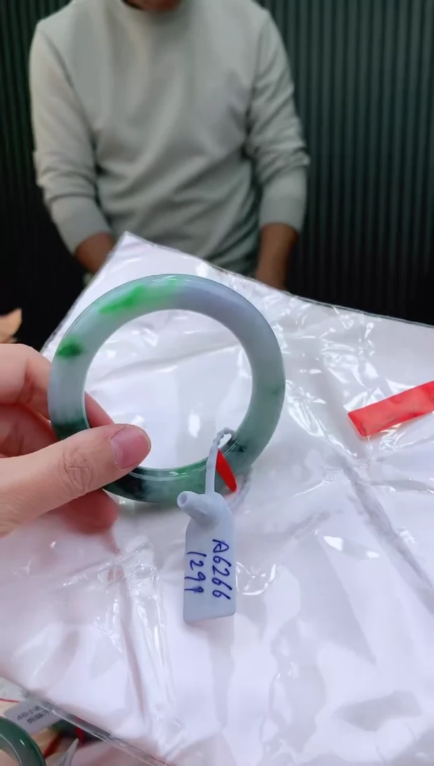 未镶嵌手镯翡翠57