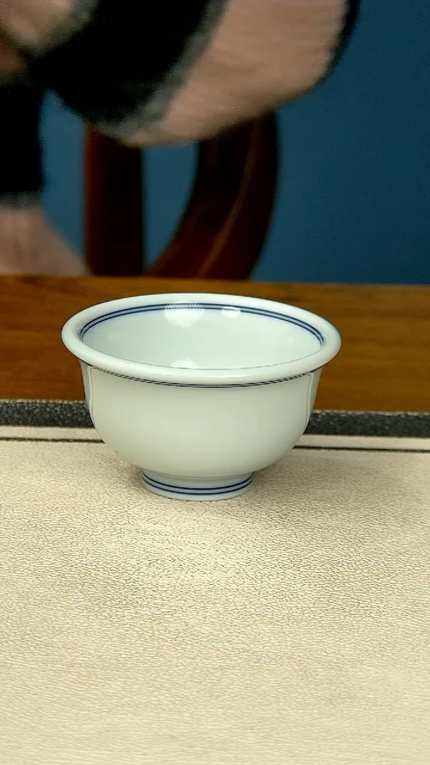 【闪购商品】双线小压手杯（雕刻底款）---