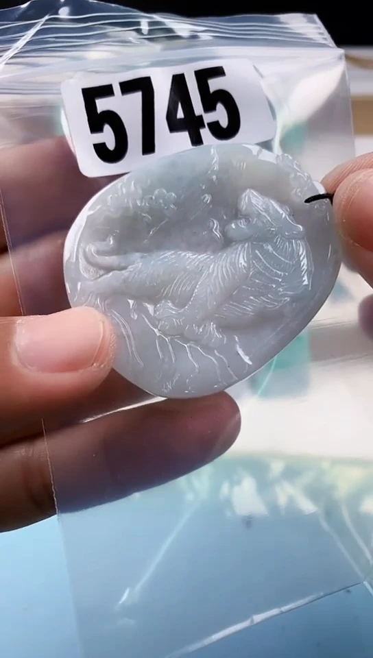 【闪购商品】翡翠挂件未镶嵌天然翡翠吊坠挂件