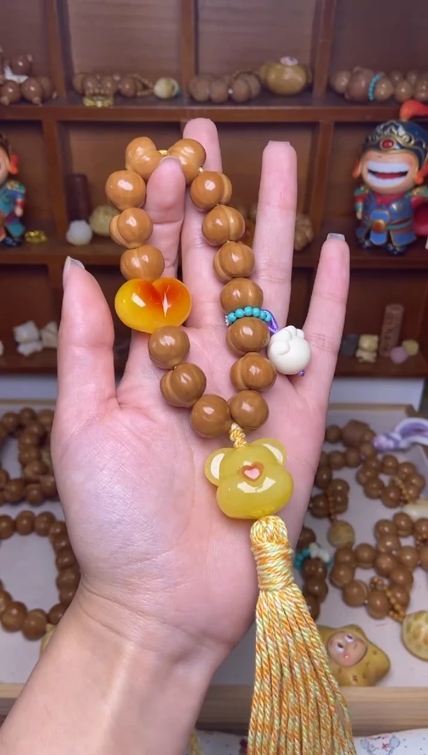 把件猴头核桃全品屁桃＋爱心熊头猫爪卡环黄流苏手持 新号补贴款