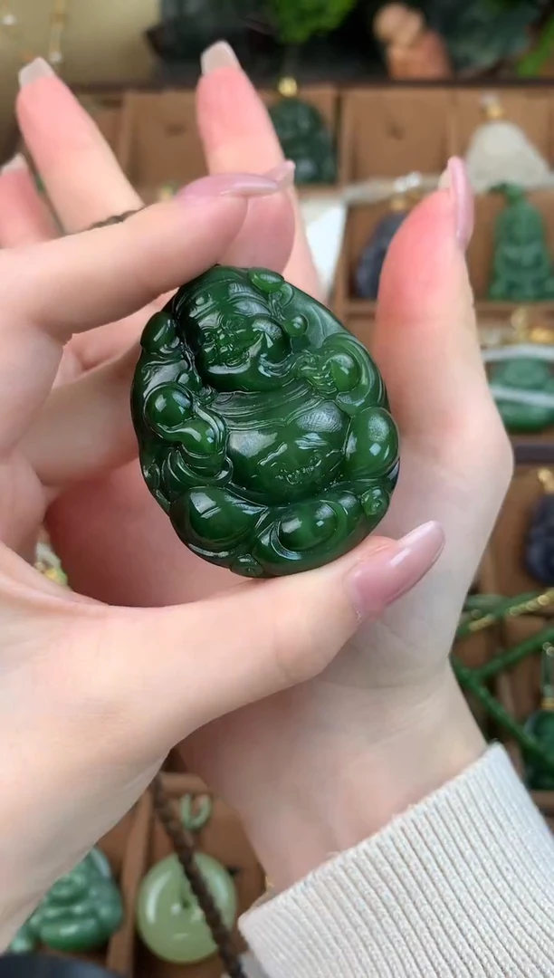 和田玉未镶嵌颈饰吊坠