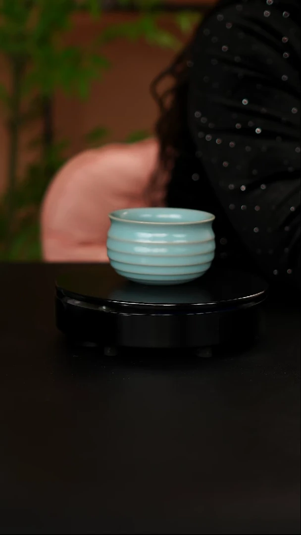 青韵汝瓷仿古钱袋杯