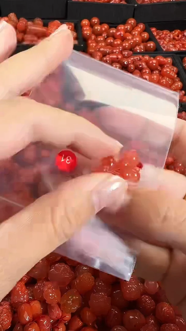 颈饰未镶嵌南红玛瑙1