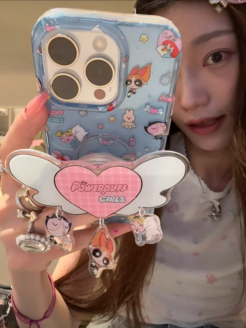 ins爱心翅膀小女警挂坠支架适用iPhone16少女15手机壳14苹果13/12