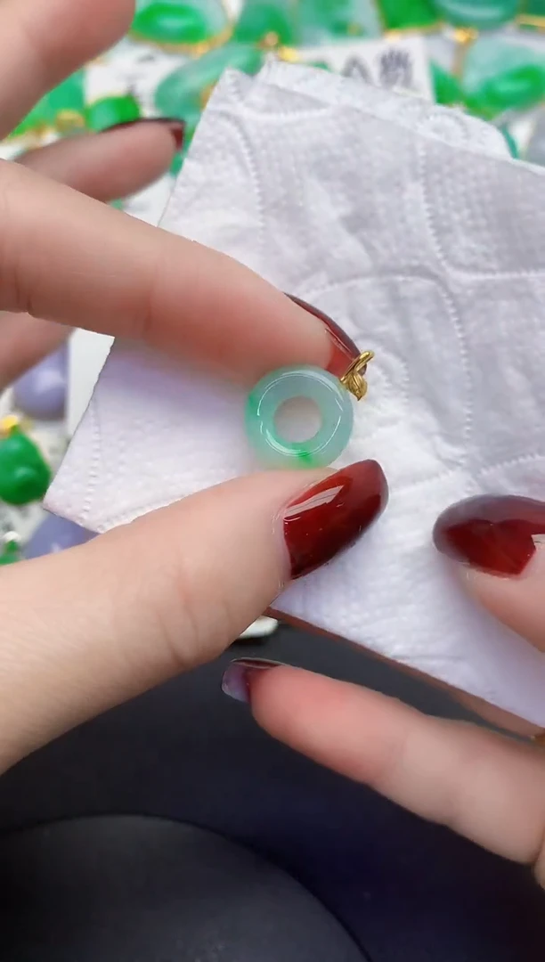 颈饰18K金镶嵌翡翠缅甸天然翡翠a货