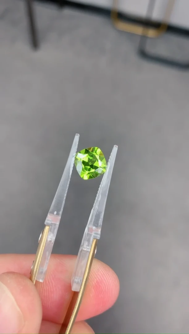 未镶嵌裸石橄榄石2.5ct 橄榄石